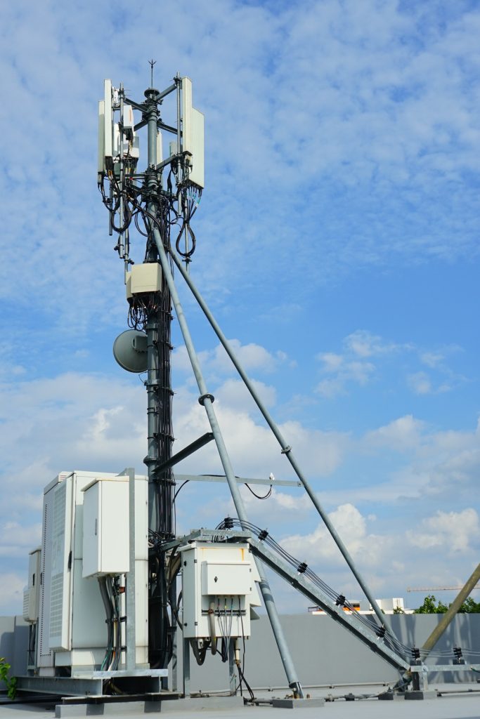 Distributed Antenna Systems (DAS)