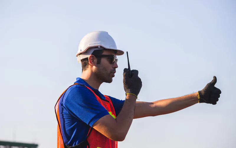 Reliable UHF Radios for Business and Field Communication